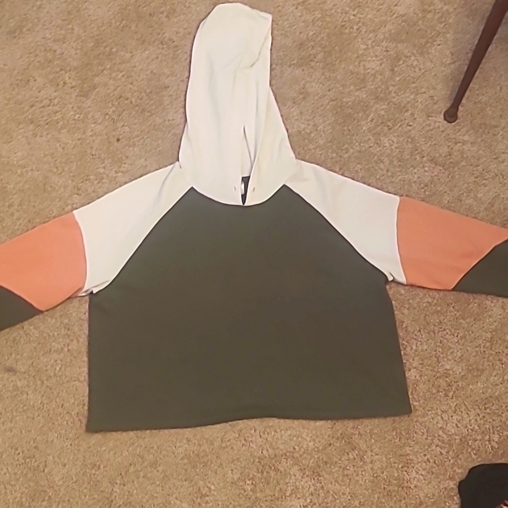 Cropped hoodie